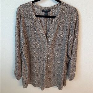 Faith & Zoe Black and Tan 3/4 Sleeve Blouse with Mandarin Collar